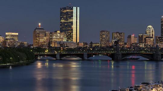 Boston_skyline_from_Museum_of_Science_garage_roof_-_HDR