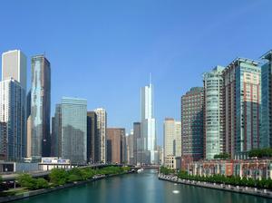 20090524_Buildings_along_Chicago_River_line_the_south_border_of_the_Near_North_Side_and_Streeterville_and_the_north_border_of_Chicago_Loop,_Lakeshore_East_and_Illinois_Center