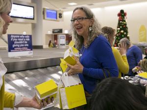 Kendra Scott airport surprise