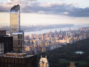 USA, New York City, Manhattan skyline with One57 building and Central Park