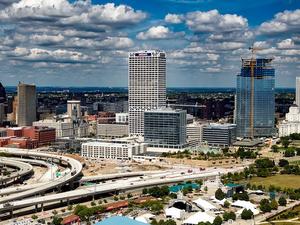 Photo courtesy CC0 Creative Commons_Milwaukee Skyline