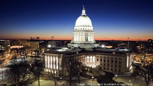 USA, Wisconsin, Madison, State Capitol building at sunset