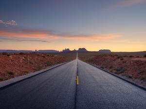 Road to Monument Valley Tribal Park