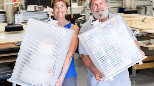 Closeup of Scott and Juli with cakesafes