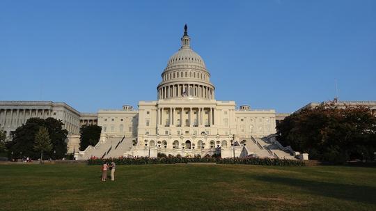 US_Capitol_during_government_shutdown_DC