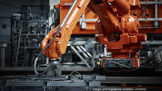 Industrial robot arm used in metalworking