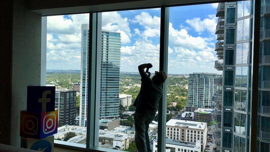 Facebook's Downtown Austin Office (photo by Brent Wistrom)IMG_4121