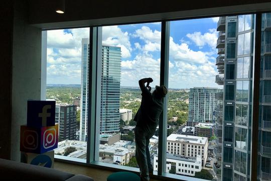 Facebook's Downtown Austin Office (photo by Brent Wistrom)IMG_4121