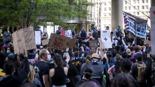 U.S.-CHICAGO-PROTEST-CURFEW