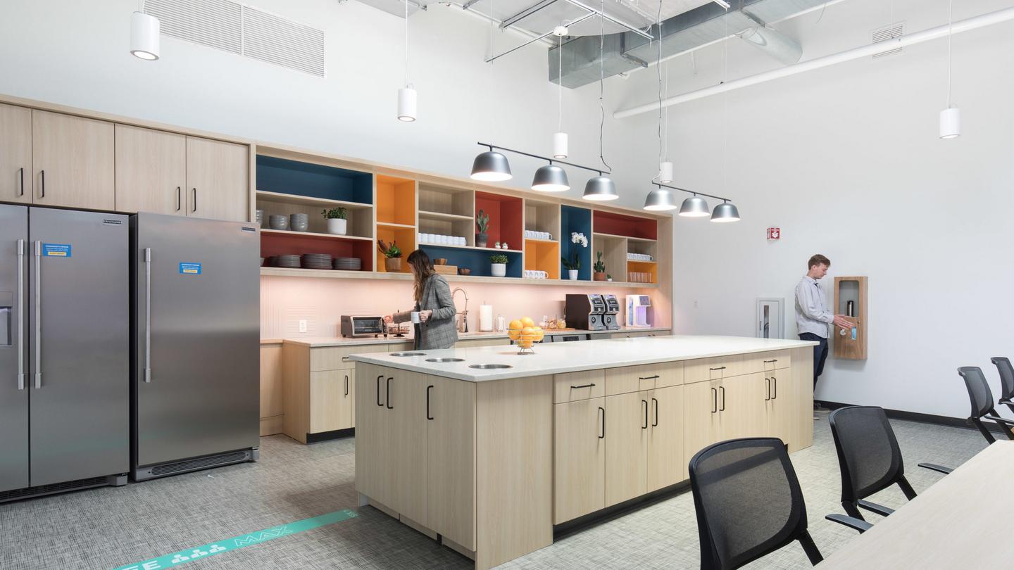 BostInno - #OfficeEnvy: Workbar debuts Needham coworking space as state ...