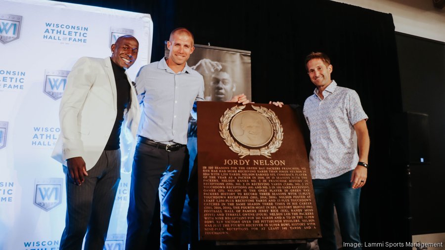 Brett Favre inducted into Wisconsin Athletic Hall of Fame