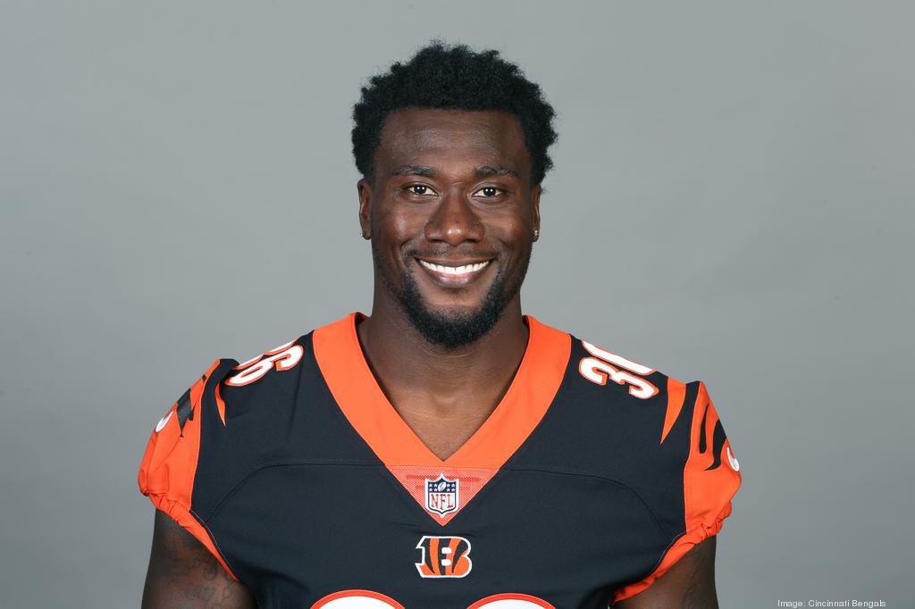 Bengals Players Wearing BlaCk OWned Outerwear 2020 Collection