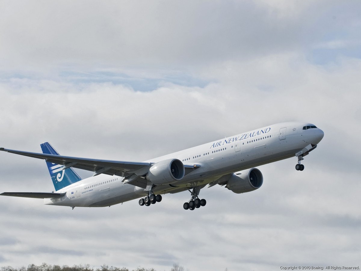 ぺんぎんAir New Zealand Boeing777-300ER Air New Zealand's Boeing 777-300 Is Returning To Passenger