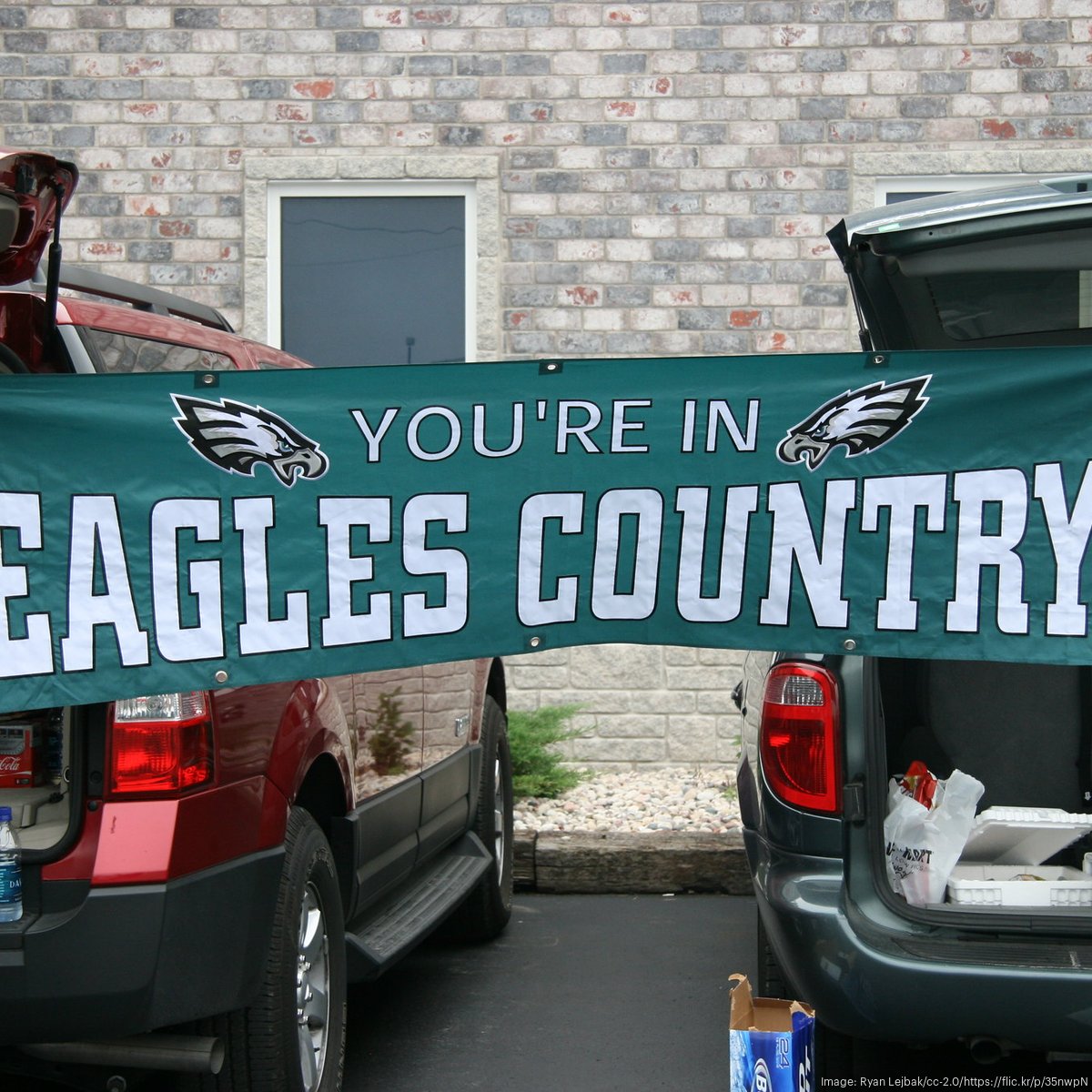 Eagles fans tailgate at Lincoln Financial Field hours before kickoff 