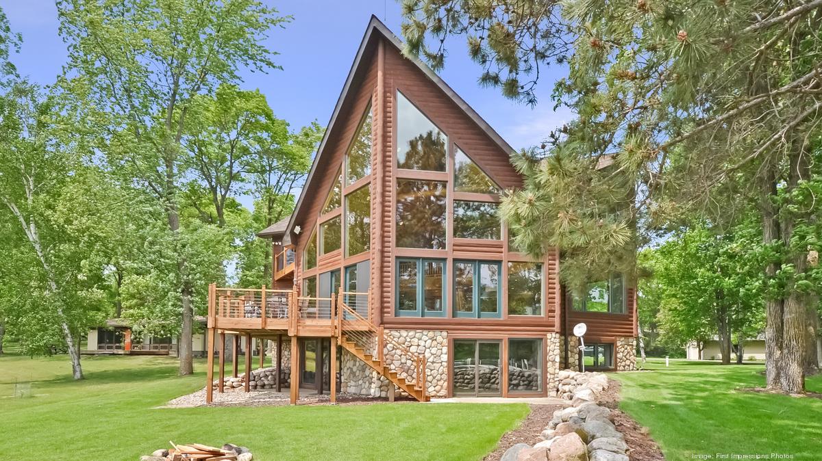 Dream Cabins Huge home on coveted Cross Lake listed for