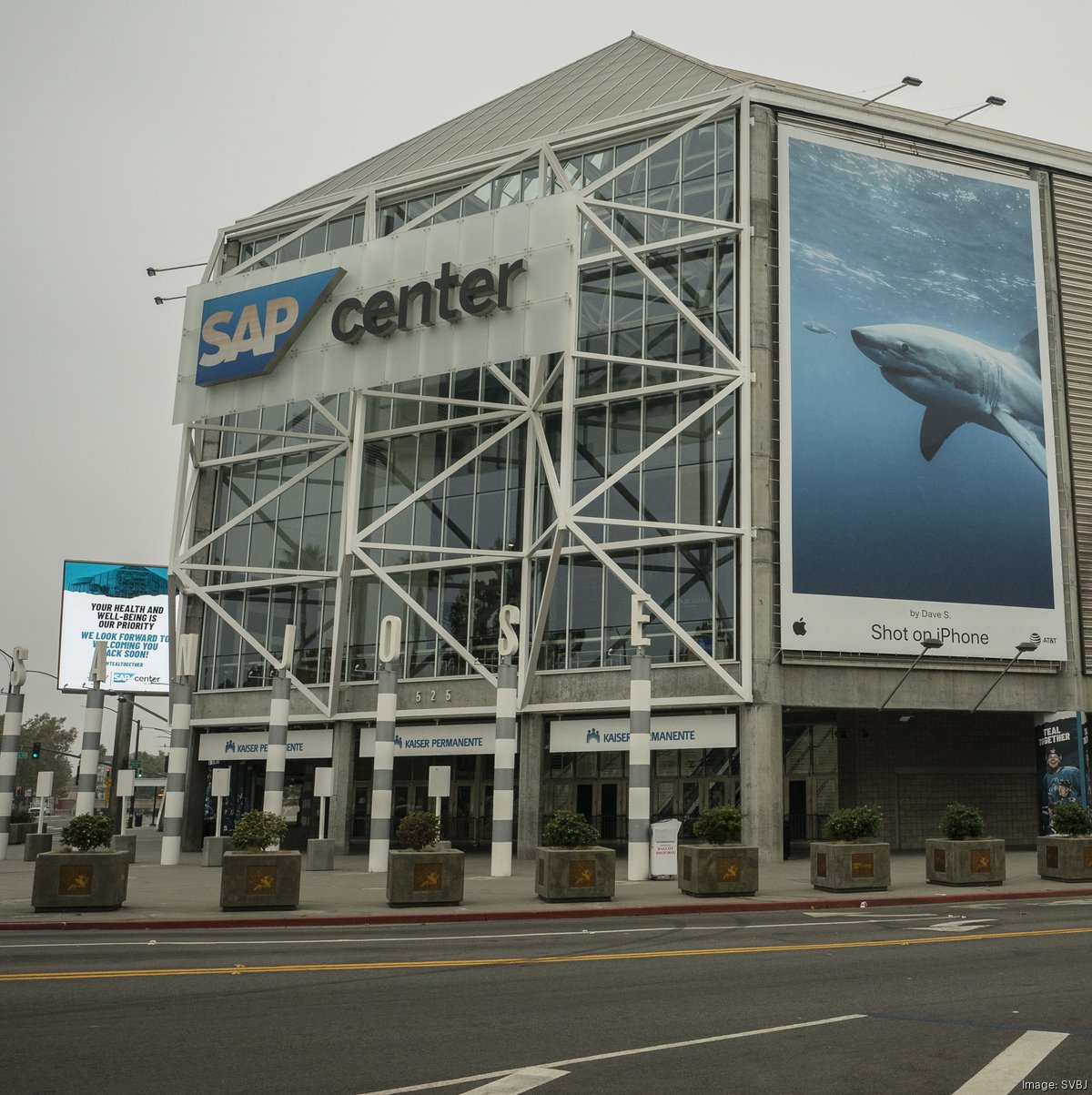 Sharks work to keep SAP Center modern as it begins its 25th season, with a  new arena 'not even on the radar' - The Athletic