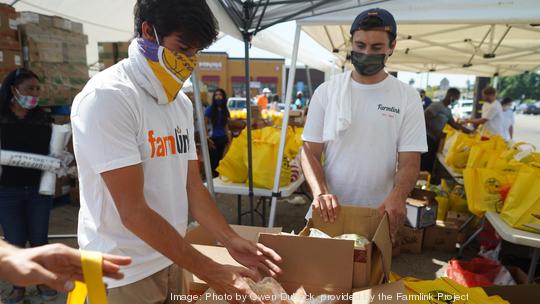 6 FarmLink Distributes 10 Millionth Pound of Food in Compton on 8 15 2020.MP4