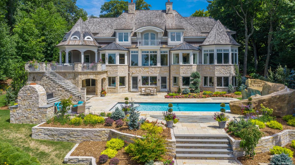 'Spectacular' Lake estate in Woodland listed for 5.99M