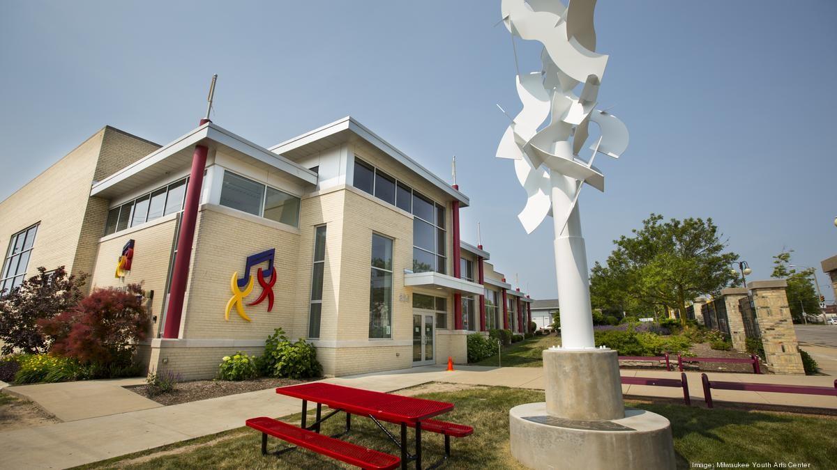 Milwaukee Youth Arts Center's primary building named to honor donors