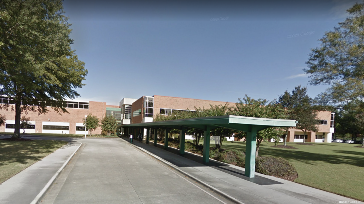 State Farm to close operations center on Lakeshore as