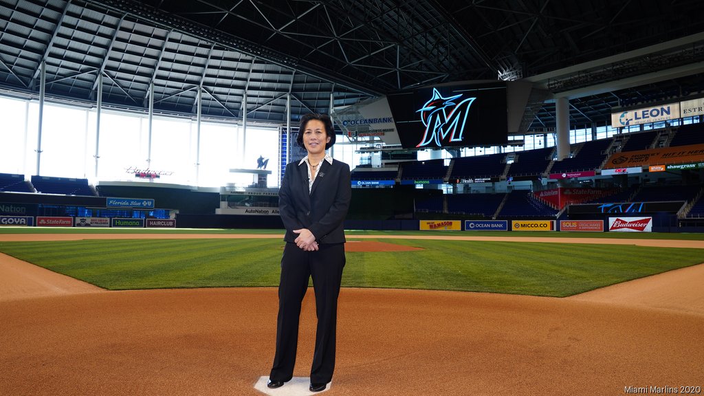 Marlins Park gets new name that defies grammar: loanDepot park