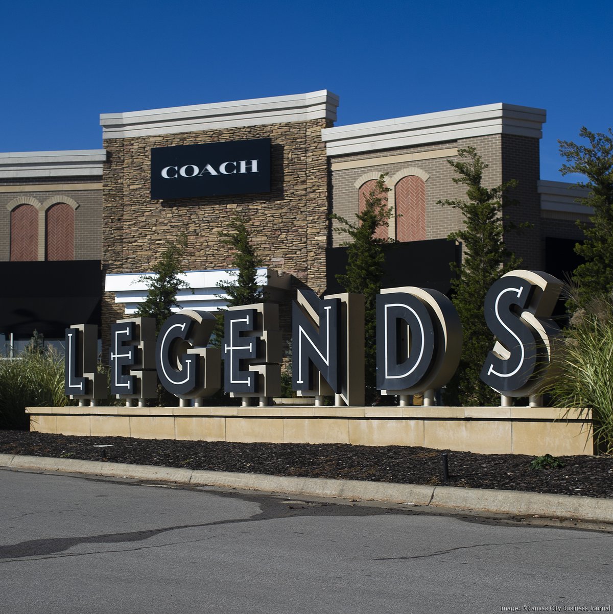 Legends Outlets Kansas City - 2022 is booming with new store openings at  the center! From rue21 to Spencer's to Aerie, various shops are arriving  and expanding, like Tory Burch!