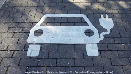 Car park for electric vehicle, electric vehicle charging station