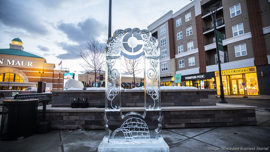 Chicken and champagne concept coming to Corners of Brookfield