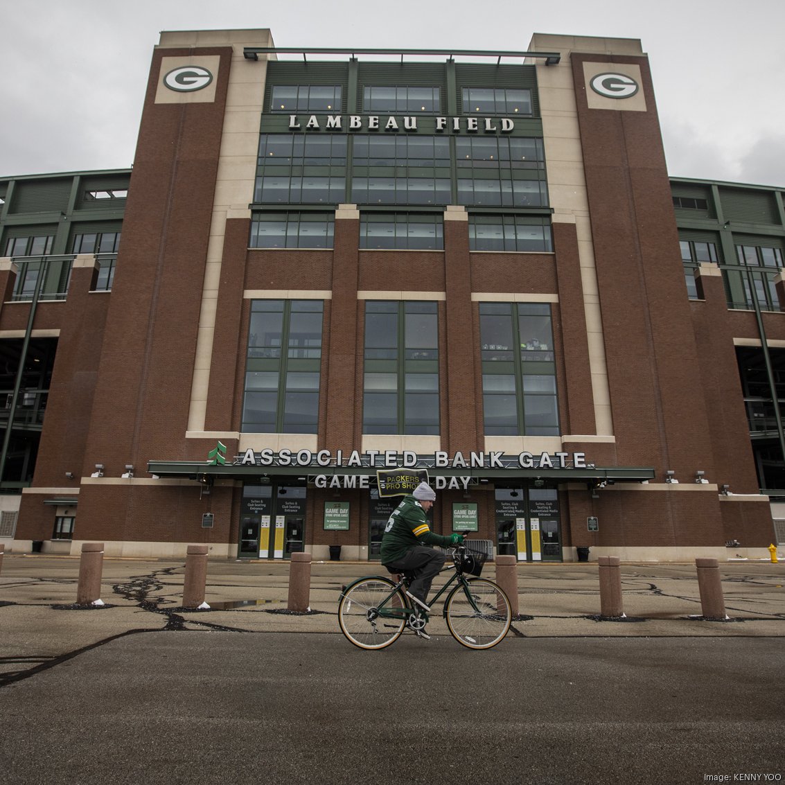 Fans can visit Lambeau Field and Titletown without a mask