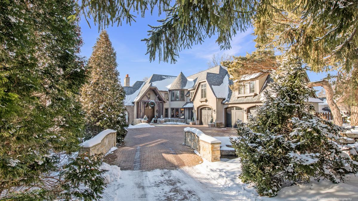 Custom built rusticcontemporary home on Pewaukee Lake hits market at