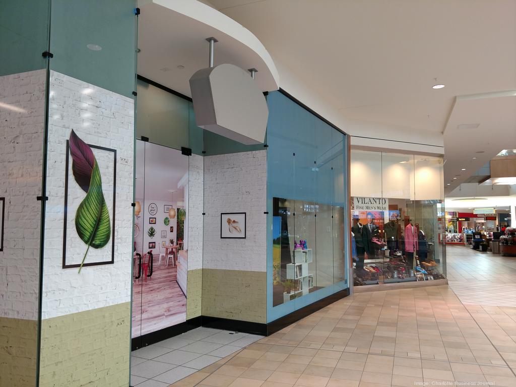See inside Savannah Mall, where many businesses and stores have closed