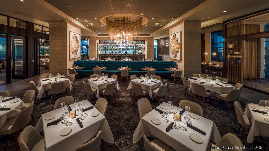 Leawood's Town Center loses Perry's Steakhouse, Bravo Italian Kitchen