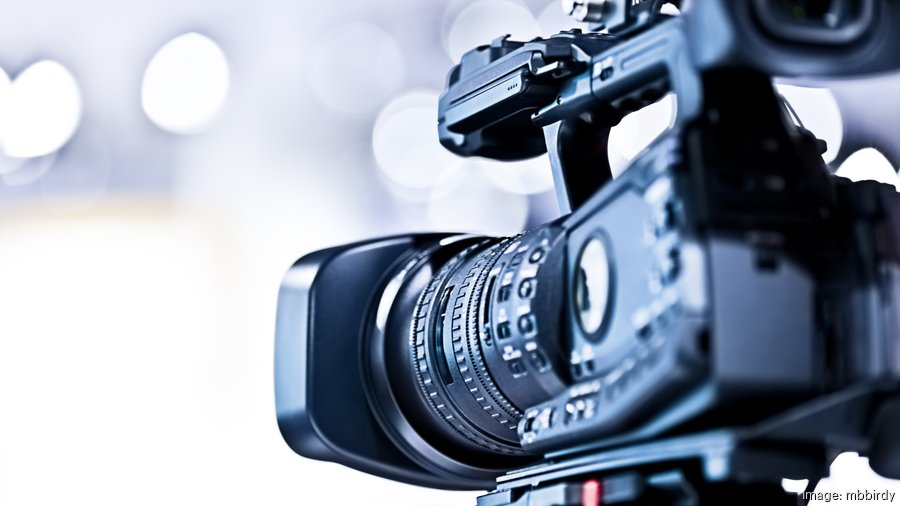 Large Number Of Press And Media Reporter In Broadcasting Event Stock Photo  - Download Image Now - iStock