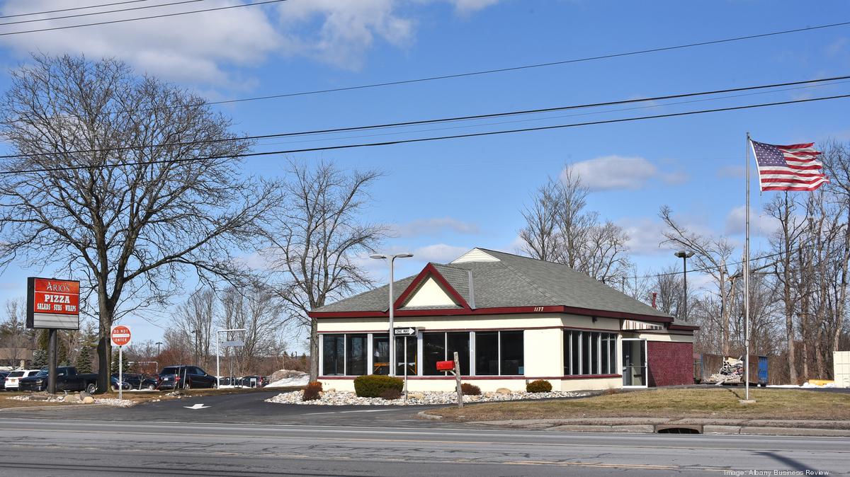Hooked Seafood Co. owners buy building for new location in Latham