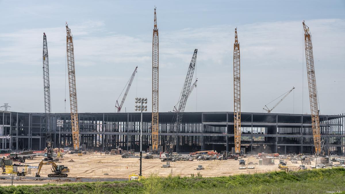 SpaceX facility planned next to Tesla factory outside Austin, sources say
