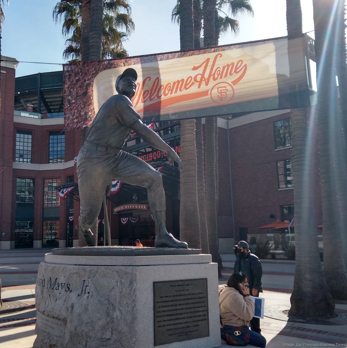 San Francisco Giants remove Willie McCovey statue 