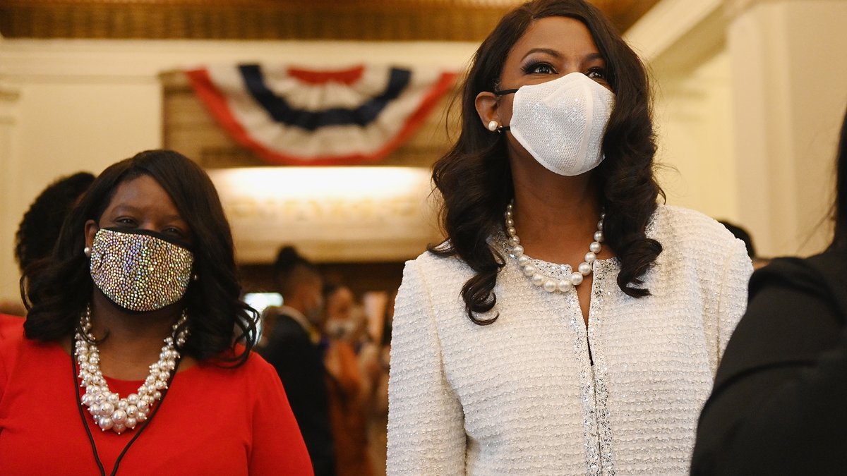 Tishaura Jones Sworn In As First Black Female Mayor Of St. Louis - St ...