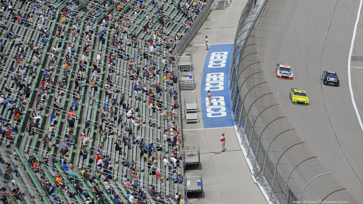 Kansas Speedway plans full capacity for its NASCAR playoffs race
