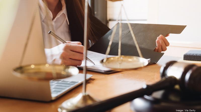Here's why some experienced women lawyers are walking away from law firms -  Bizwomen