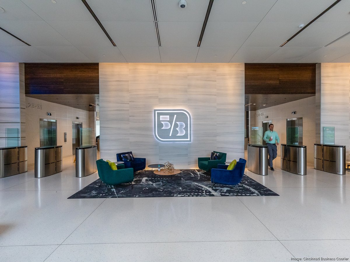 Fifth Third completes massive Fountain Square lobby remodeling - Cincinnati  Business Courier