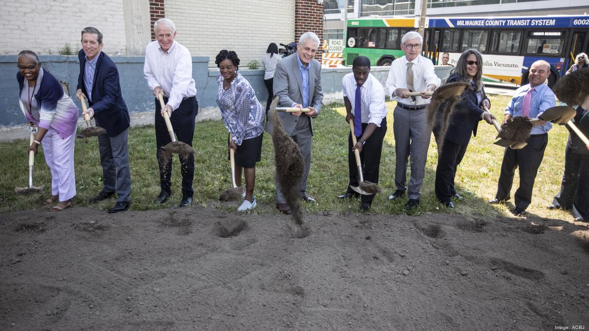 Bus rapid transit line work starts for fall 2022 launch of passenger  service - Milwaukee Business Journal