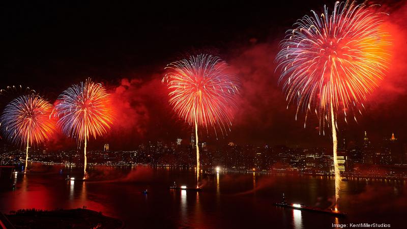 Macy S Big Fireworks Display Is Back After A Downsized Celebration Last Year Bizwomen