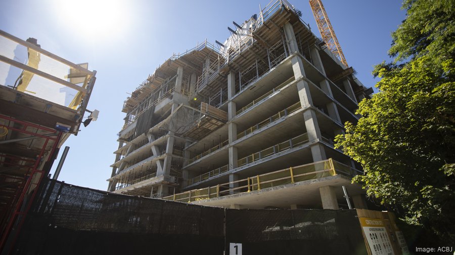 Wisconsin Ascent Ascent tower's timber structure begins to rise in downtown Milwaukee ...