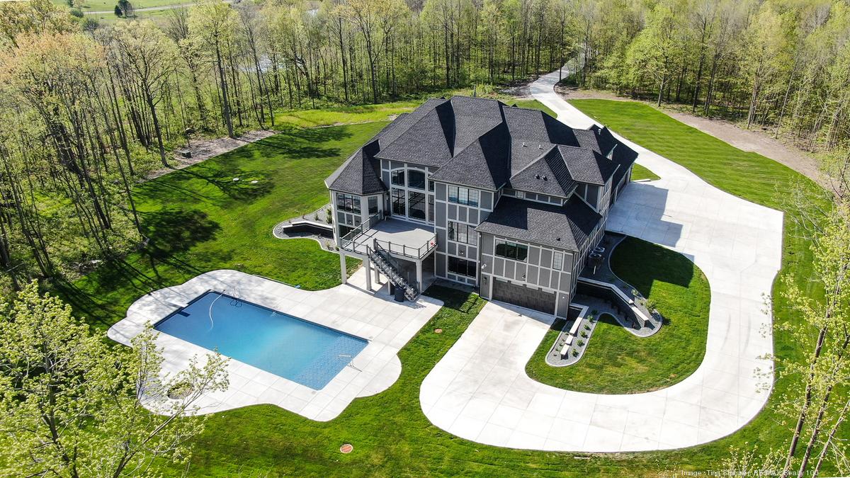 Washington County mansion with heated pool, 12-car garage on market for $3  million: Open House - Milwaukee Business Journal