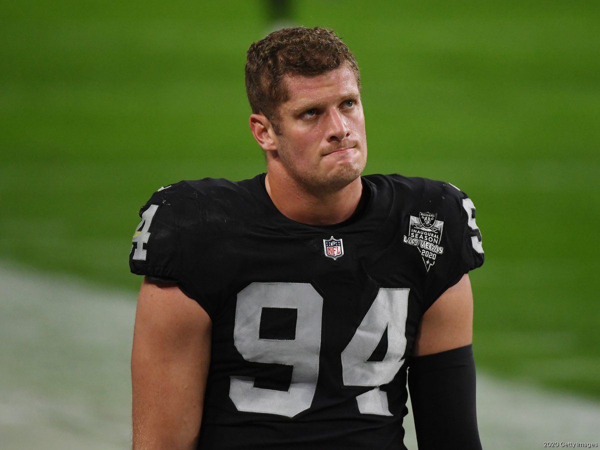 Tampa Bay Buccaneers should extend Carl Nassib before start of season