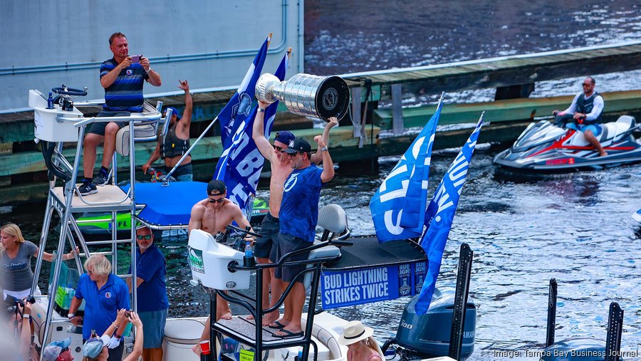 PHOTOS: Memorable moments from the Lightning victory boat parade