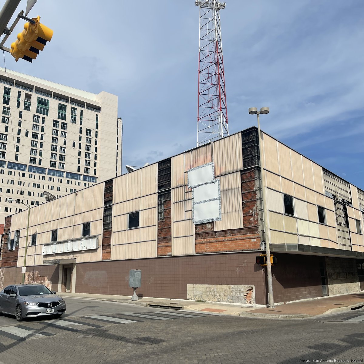 30-story tower eyed on site of former WOAI-TV broadcast studio