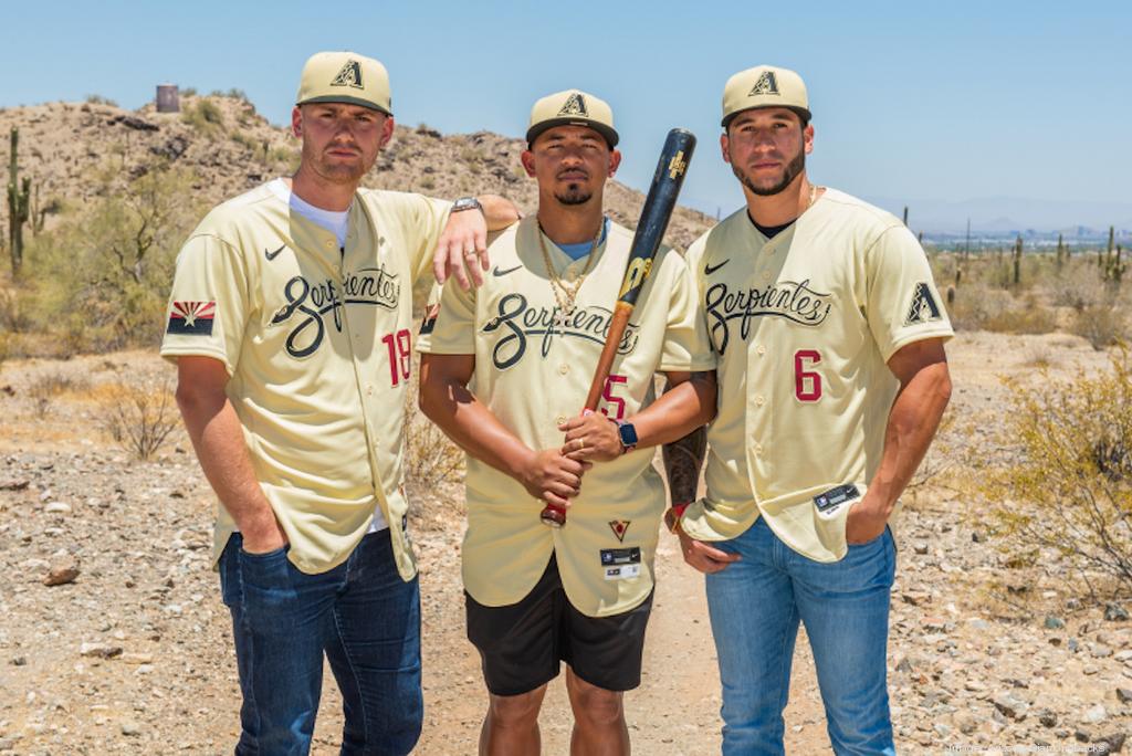 Accents on jerseys show diversity of MLB rosters