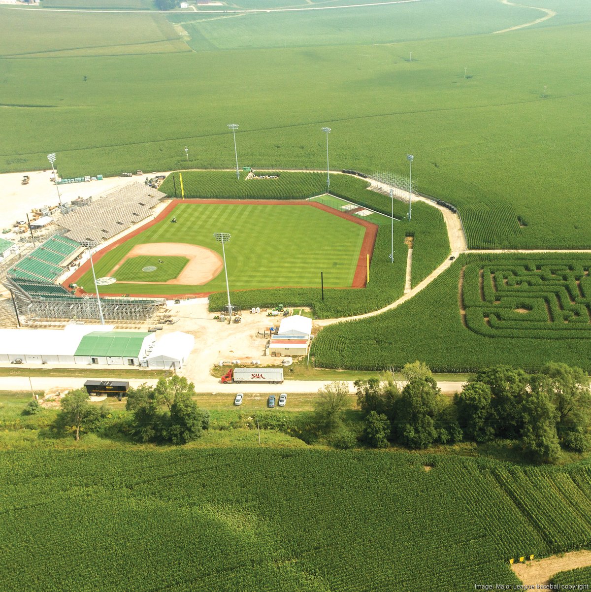 From cornfield to baseball stadium: Workers ready Field of Dreams for MLB  game, Tri-state News