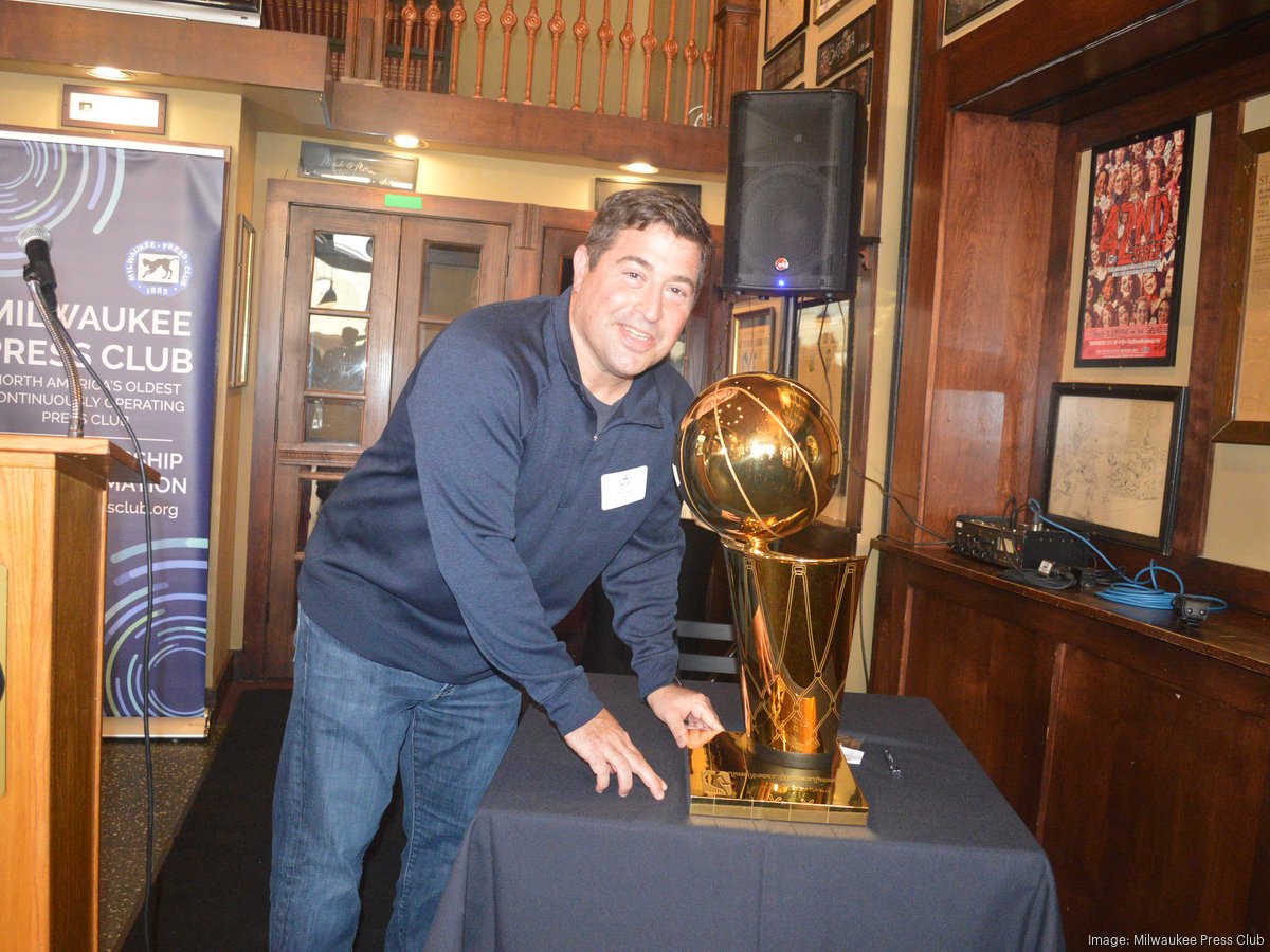 Larry O'Brien Championship Trophy : The Editors Club